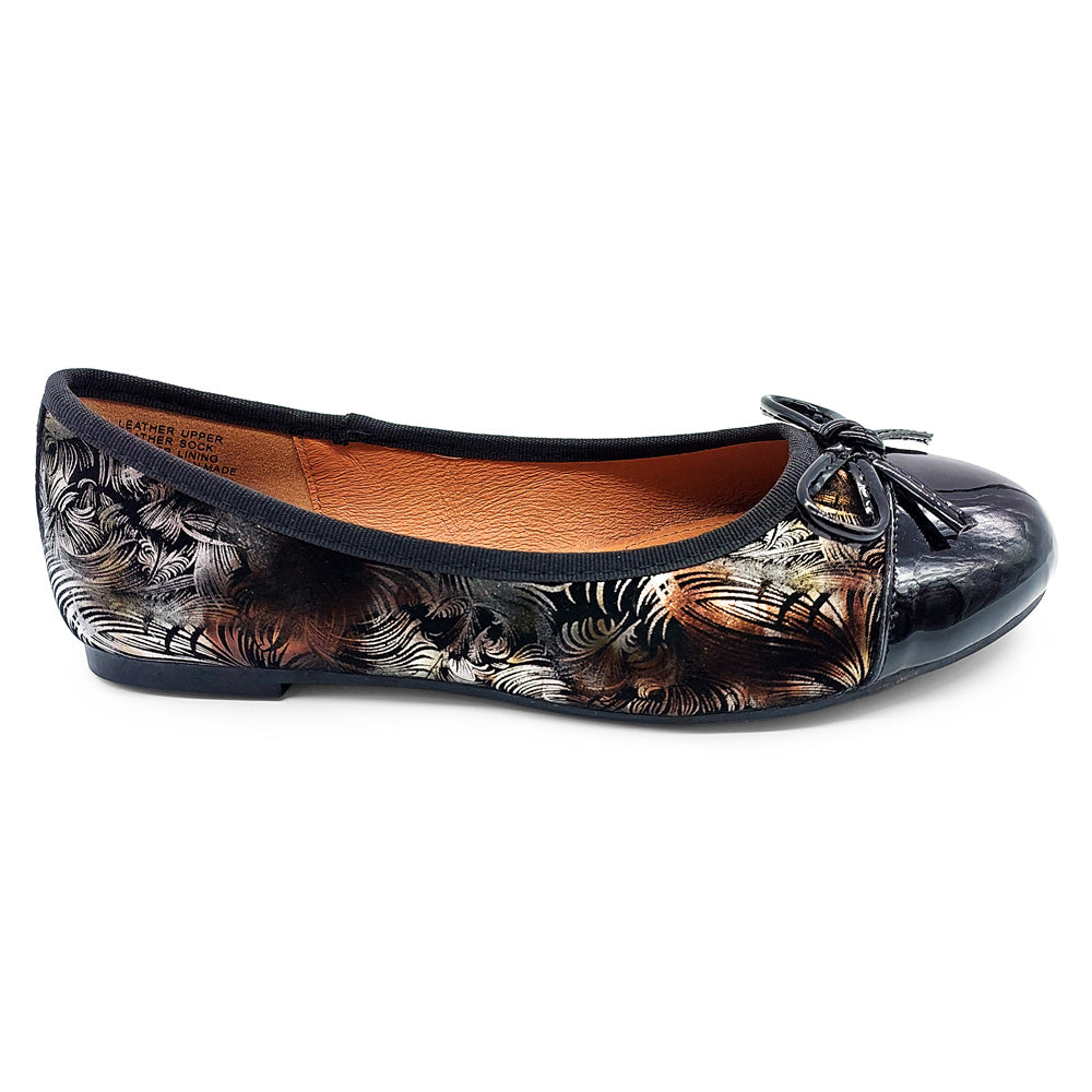 Bay Lane Women's Swan Black Print/Patent  Natural Fit Footwear
