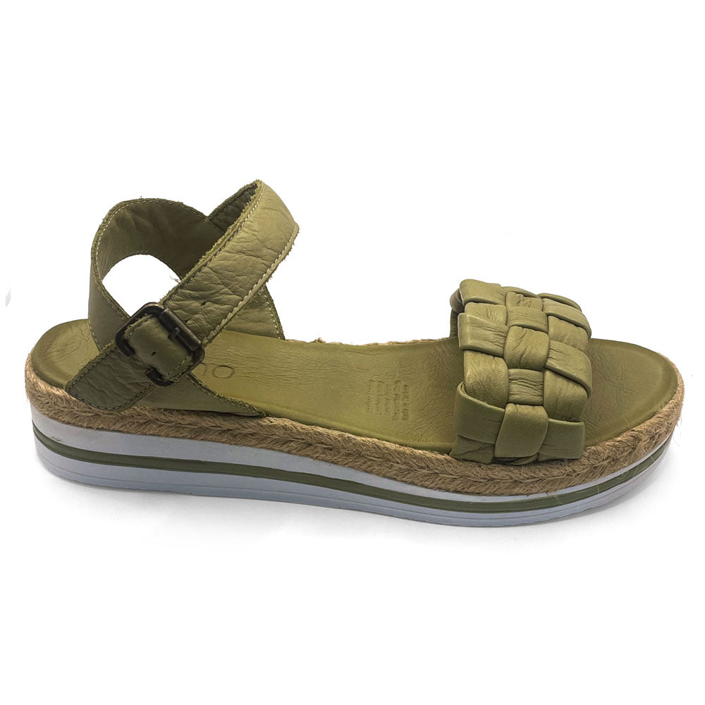 Bueno Women's Angela Weave Scorpion  Natural Fit Footwear