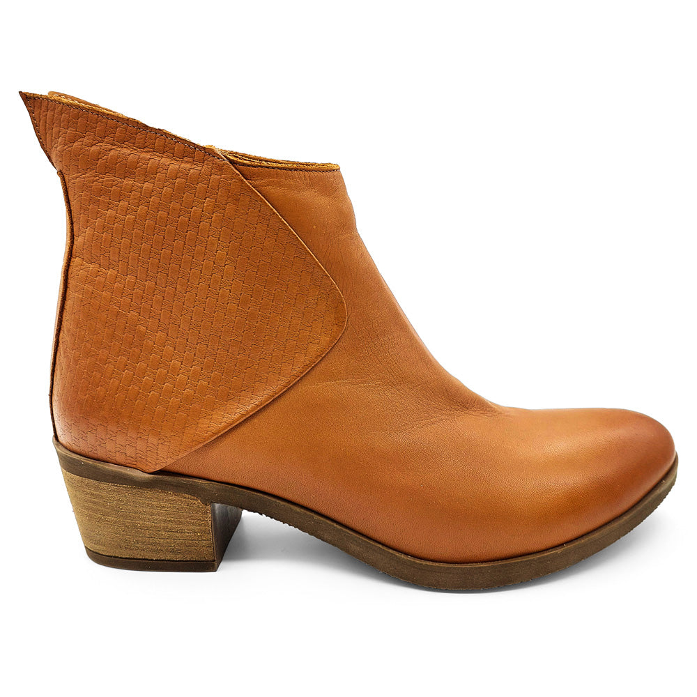 Bueno Women's Gael Dark Coconut  Natural Fit Footwear