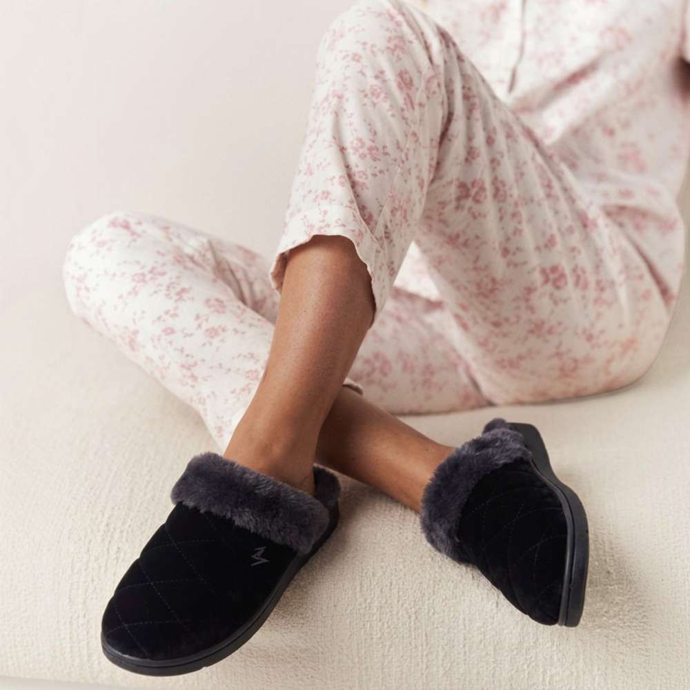 Cuddle Slipper - Black