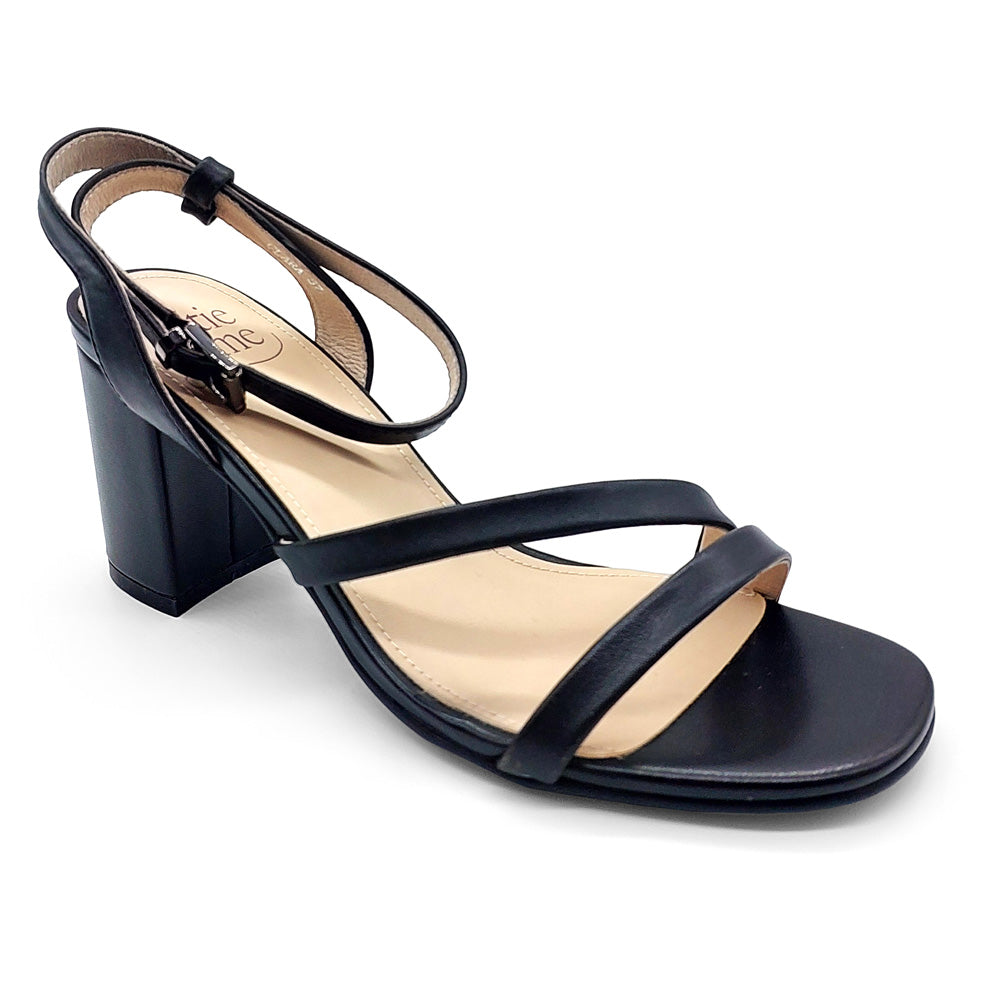 Katie n Me Women's Clara Black Sheep Natural Fit Footwear