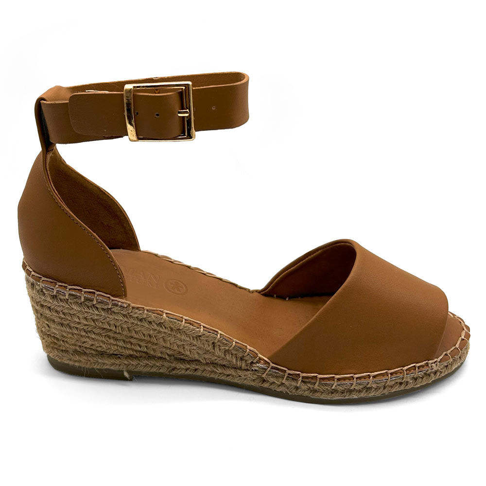 Human Women's Helene Tan  Natural Fit Footwear