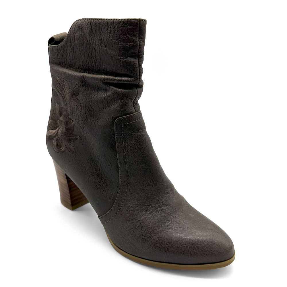 Silver Lining Women's Raven Brown  Natural Fit Footwear