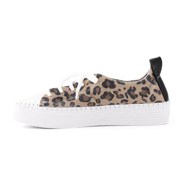 Bueno Women's Sailor White/Cameo Leopard Natural Fit Footwear
