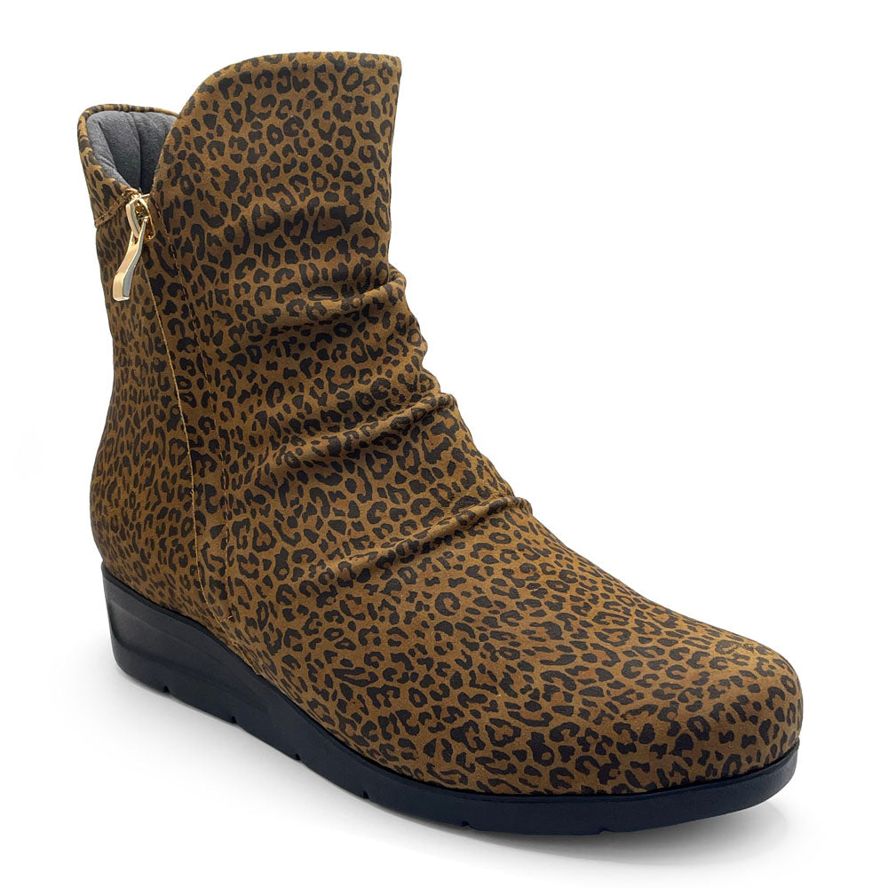 Silver Lining Women's Geneva Leopard  Natural Fit Footwear