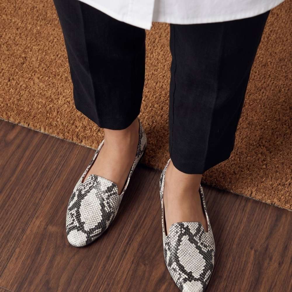Lorna Flat - Black/White Snake
