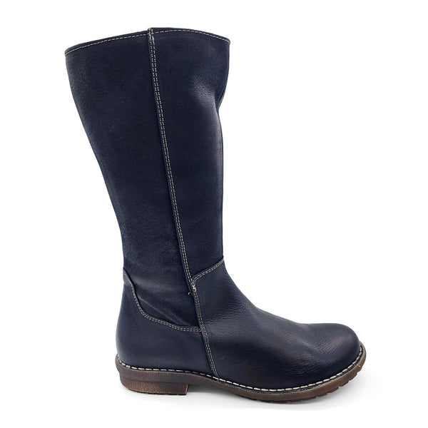 Zeta Women's Montez Nobuck Navy