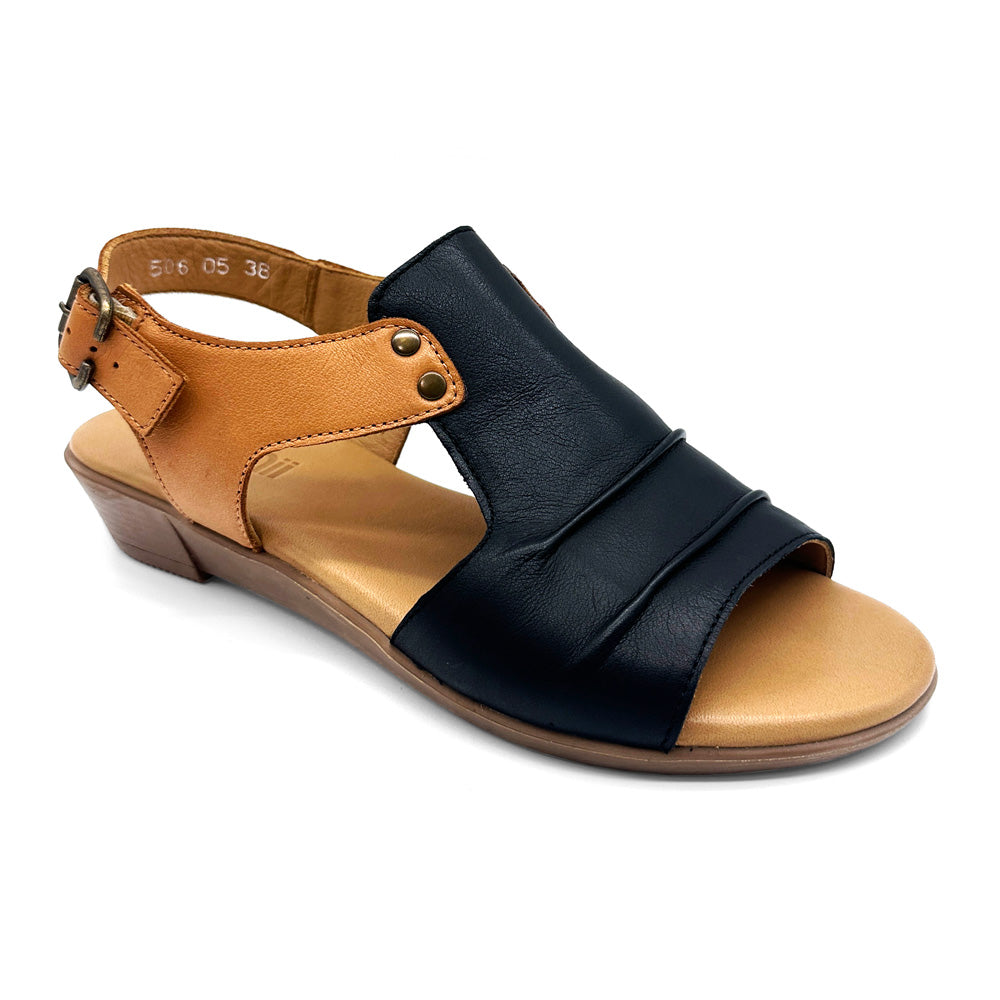 Bonnii Women's Aces Coconut Black Leather