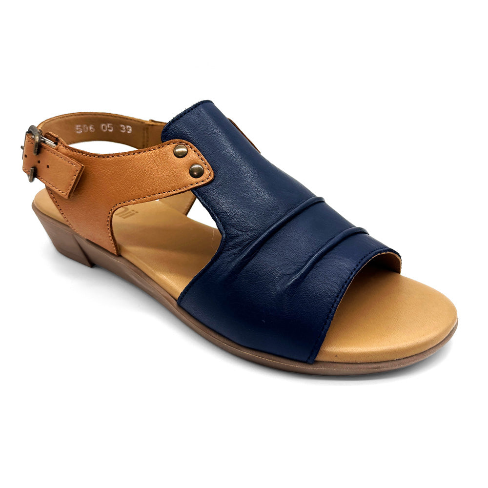 Bonnii Women's Aces Coconut Navy Leather