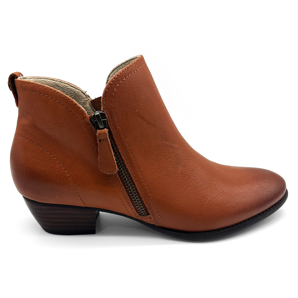 Revere Women's Delta Cognac Wide