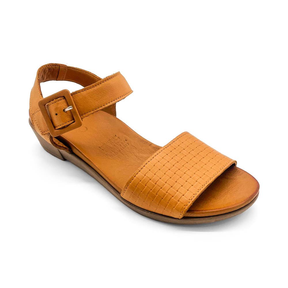 Bueno Women's August Coconut